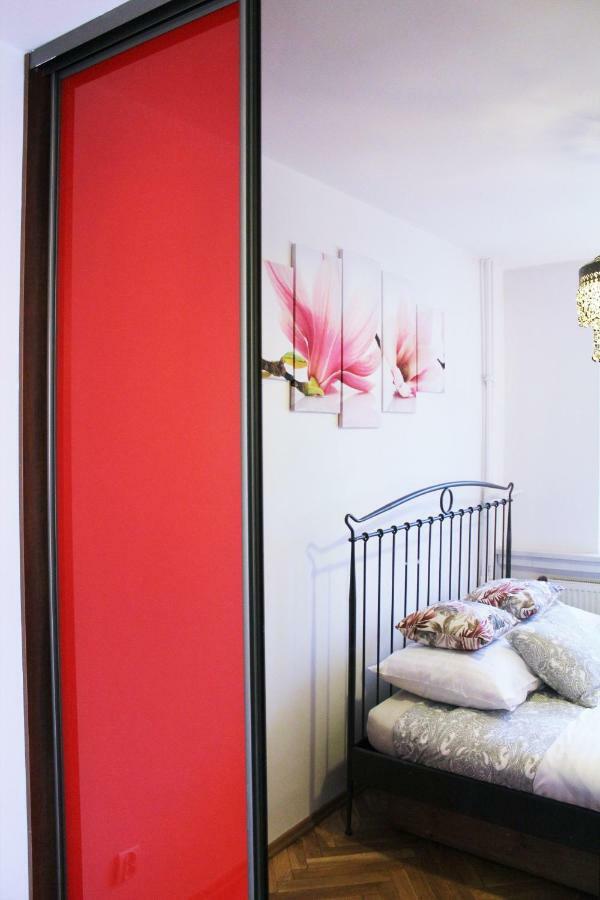 Cozy And Great Location By Cooee Apartments วอร์ซอ ภายนอก รูปภาพ